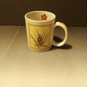 Hilo Hattie pineapple coffee mug